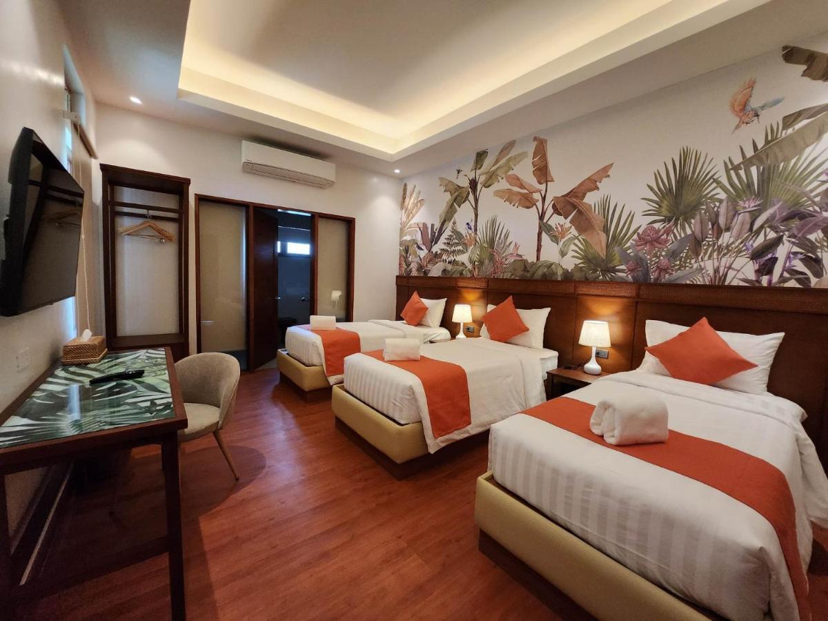 Costa Celine Beach Resort Kinablangan Екстер'єр фото
