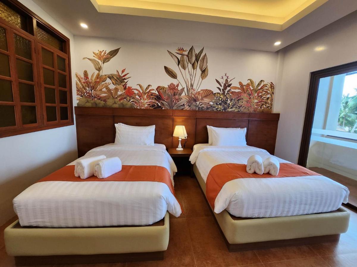 Costa Celine Beach Resort Kinablangan Екстер'єр фото
