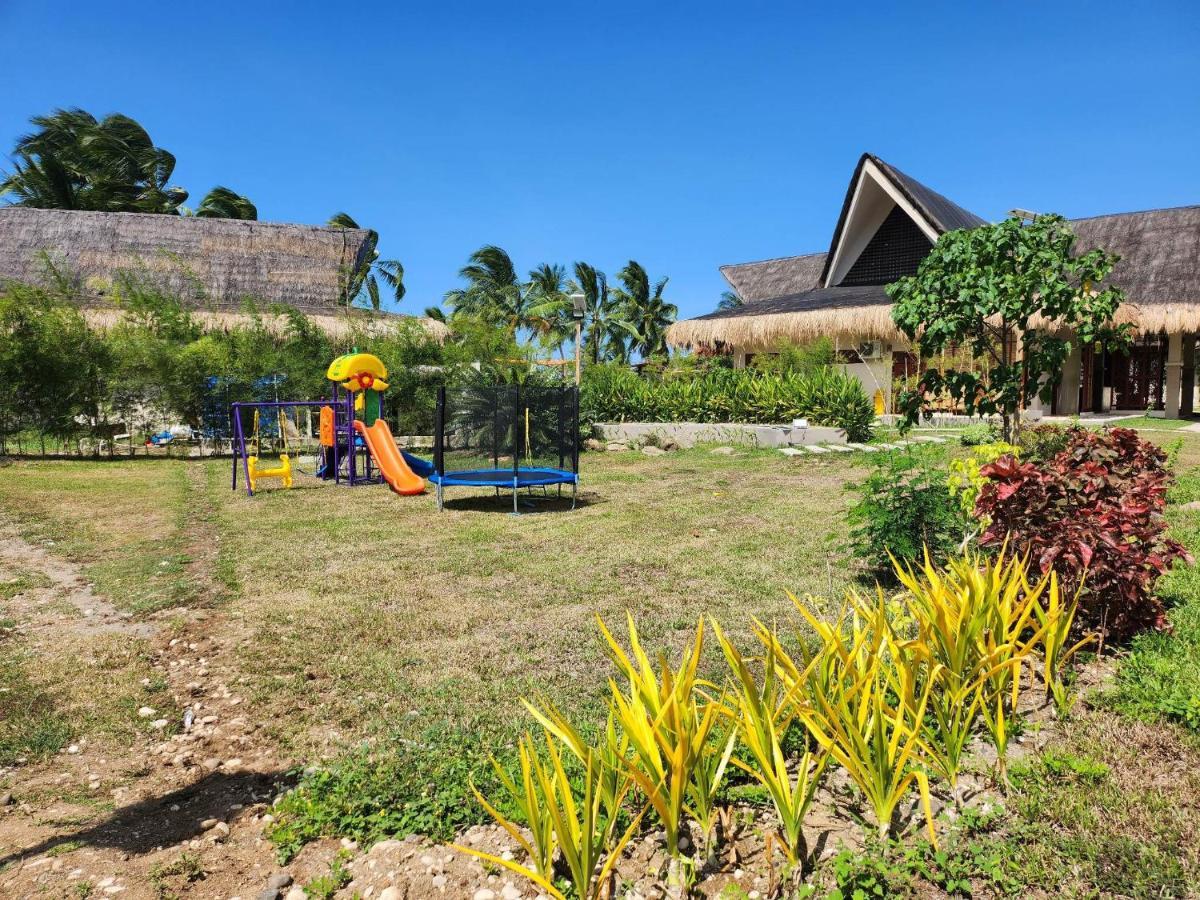 Costa Celine Beach Resort Kinablangan Екстер'єр фото