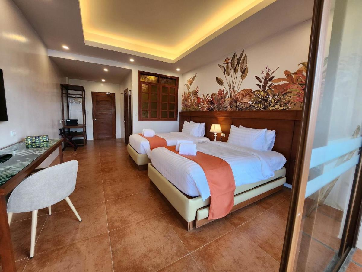 Costa Celine Beach Resort Kinablangan Екстер'єр фото