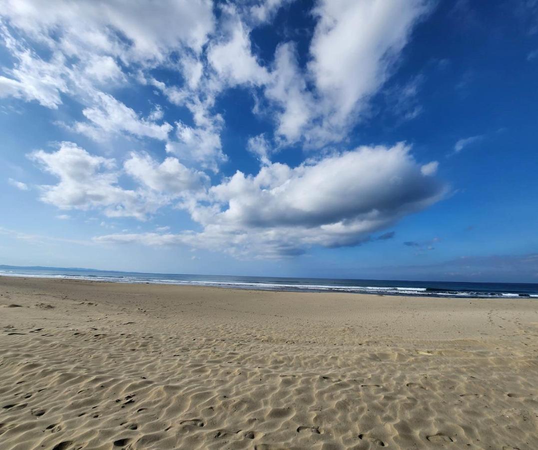Costa Celine Beach Resort Kinablangan Екстер'єр фото
