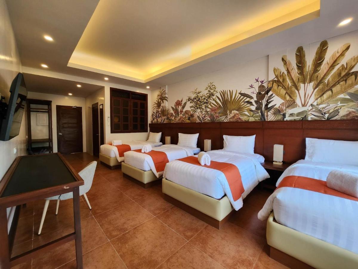 Costa Celine Beach Resort Kinablangan Екстер'єр фото