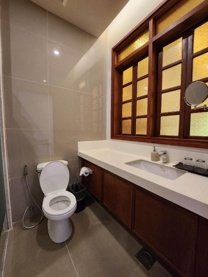 Costa Celine Beach Resort Kinablangan Екстер'єр фото